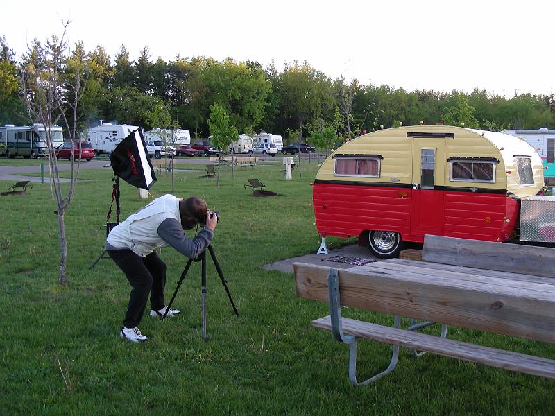 DSCN2893.JPG - Doug Keister photographer and author of a number of RV related books. Is taking a group photo next to a tiny trailer.

www.douglaskeister.com